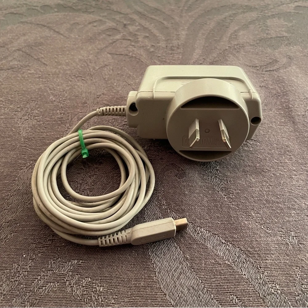 Official Genuine Nintendo AUS Wall AC Adapter Charger WAP-002 DSI/2DS/3DS